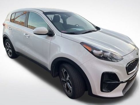 Used 2021 Kia Sportage LX image 2