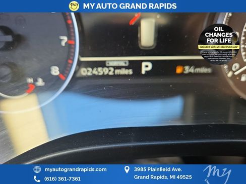 Used 2024 Mitsubishi Outlander ES image 18