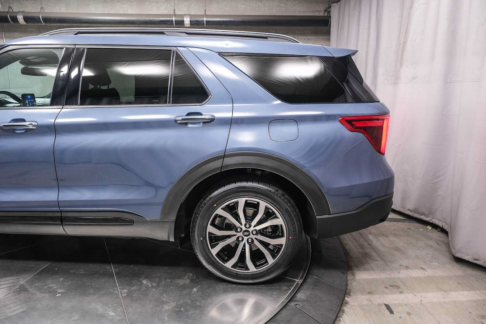 Used 2021 Ford Explorer ST w/ Equipment Group 401A AWD/4WD image 8