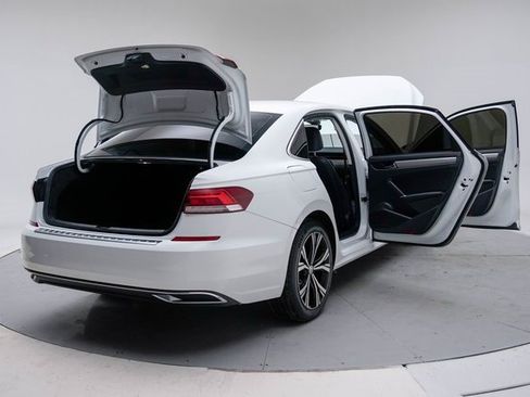 Used 2021 Volkswagen Passat 2.0T SE image 21