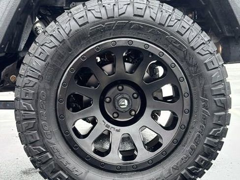 Used 2020 Jeep Gladiator Sport w/ Quick Order Package 24S image 22