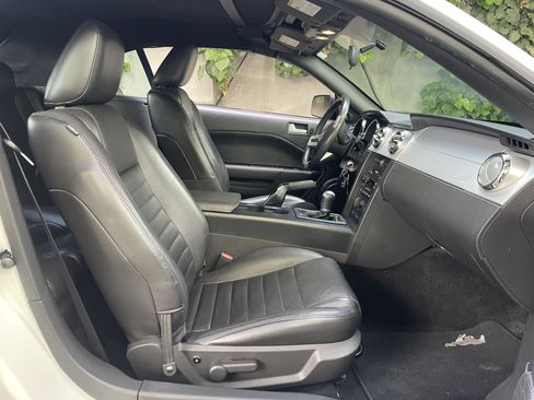 Used 2005 Ford Mustang GT Premium image 14