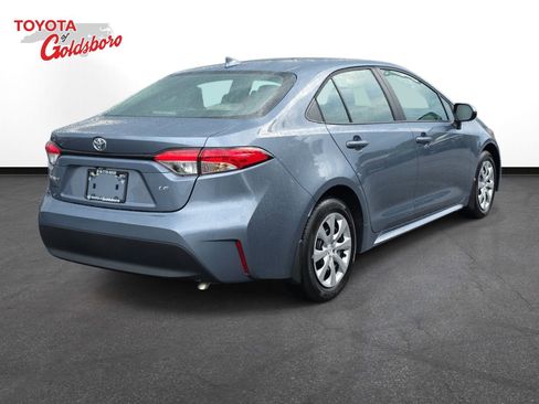 Used 2026 Toyota Corolla LE FWD image 5