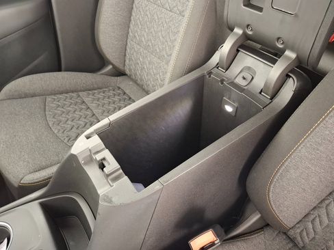 Used 2022 Chevrolet Equinox LT image 25