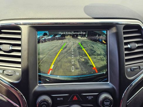 Used 2018 Jeep Grand Cherokee Limited RWD image 12
