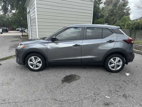 Used 2024 Nissan Kicks S FWD image 3
