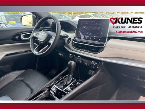 Used 2025 Jeep Compass Limited AWD/4WD image 44