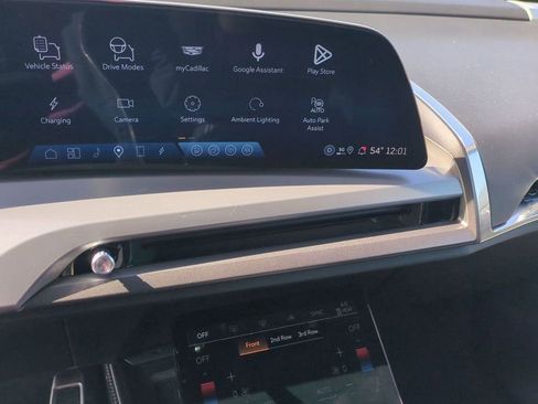 Used 2026 Cadillac Vistiq Sport image 12