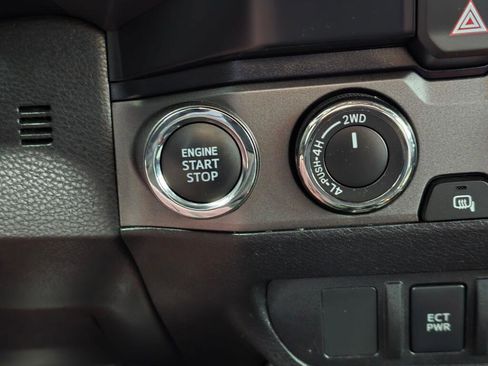 Used 2023 Toyota Tacoma TRD Off-Road image 32