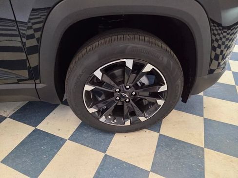 Used 2027 Chevrolet Equinox RS w/ Safety and Technology Package FWD image 11