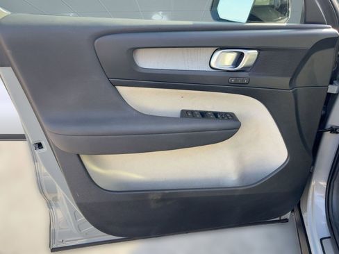 Certified 2024 Volvo XC40 B5 Plus image 19