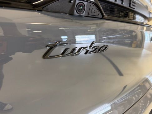 Certified 2025 Porsche Macan Turbo Electric AWD/4WD image 29