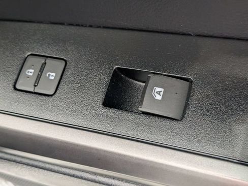 Used 2020 Toyota Tacoma TRD Sport AWD/4WD image 35