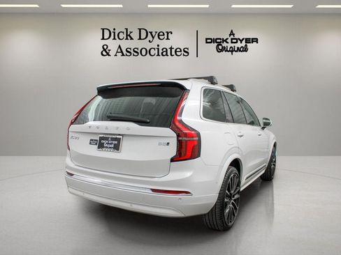 New 2026 Volvo XC90 B5 Ultra w/ Protection Package Premier AWD/4WD image 4