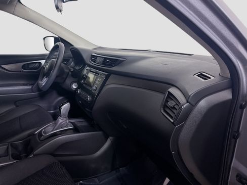 Used 2018 Nissan Rogue Sport S image 29