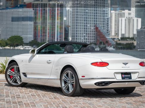 Used 2022 Bentley Continental GT image 13
