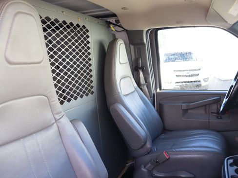 Used 2023 GMC Savana 2500 w/ Driver Convenience Package image 33