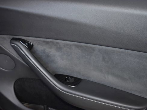 Used 2024 Tesla Model Y Long Range image 22