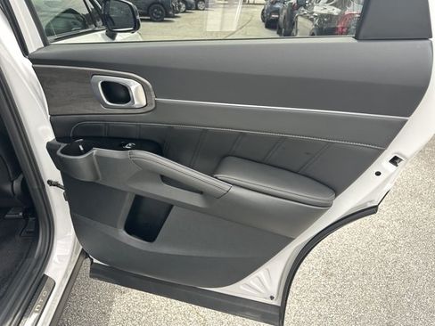 Certified 2024 Kia Sorento SX AWD/4WD image 19
