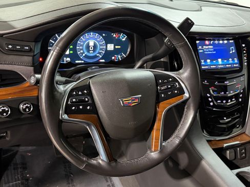Used 2019 Cadillac Escalade Premium Luxury AWD/4WD image 10