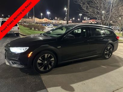 Used 2019 Buick Regal Essence w/ Driver Confidence Package I