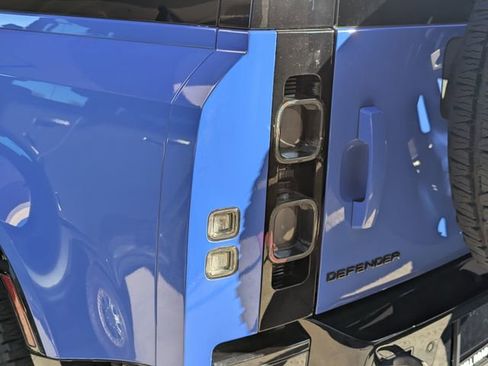 Used 2023 Land Rover Defender 110 image 7