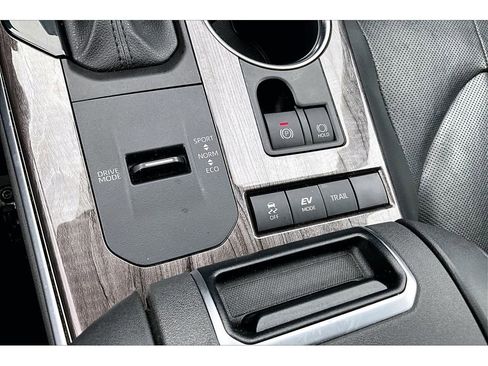 Used 2021 Toyota Highlander Platinum image 15