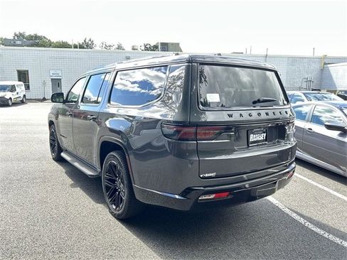 New 2025 Jeep Wagoneer L Series II w/ Premium Group I image 6
