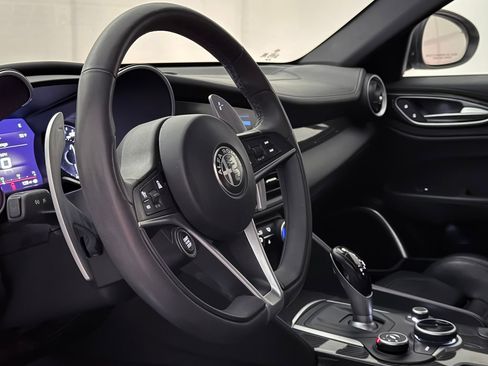 Used 2019 Alfa Romeo Giulia Ti image 19