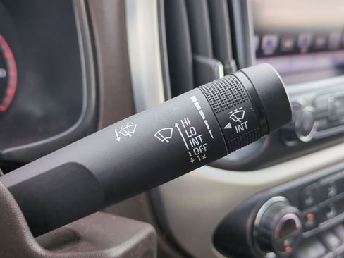 Used 2016 GMC Canyon SLT image 26