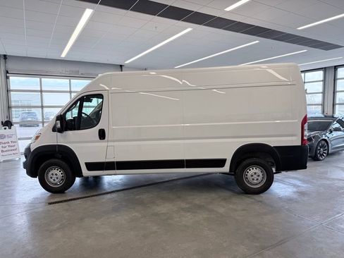 Used 2025 RAM ProMaster 2500 w/ Convenience Group FWD image 6