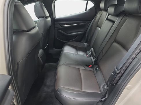 Used 2023 MAZDA MAZDA3 Hatchback w/Premium Plus Pkg image 13