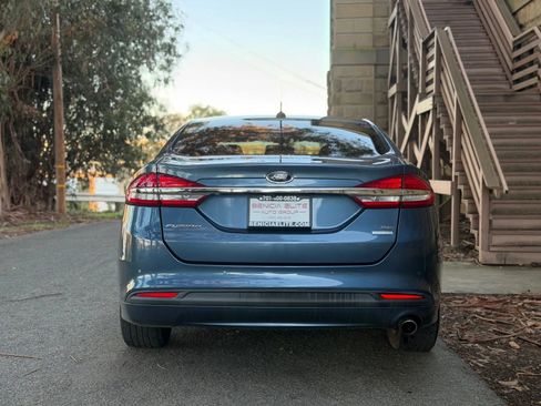 Used 2018 Ford Fusion SE w/ Fusion SE Technology Package FWD image 29