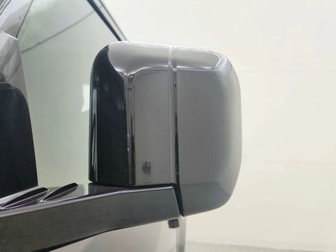 Used 2022 Land Rover Defender 90 V8 image 18