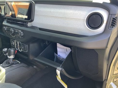 New 2025 Jeep Gladiator Sport image 39