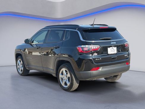 Used 2024 Jeep Compass Latitude w/ Altitude Special Edition image 3