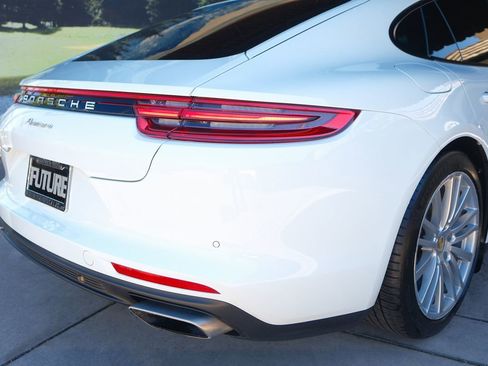 Used 2017 Porsche Panamera image 41