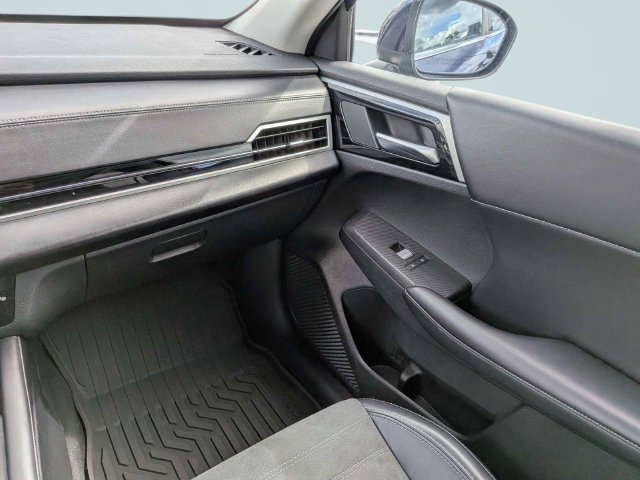 Used 2024 Mitsubishi Outlander SE AWD/4WD image 16