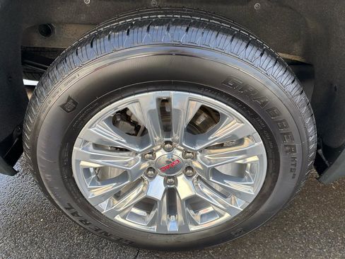 Used 2022 GMC Sierra 1500 Denali w/ Driver Alert Package II image 9