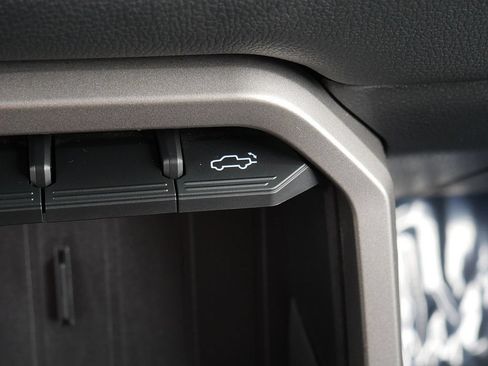 Used 2026 Toyota Tundra Limited AWD/4WD image 46