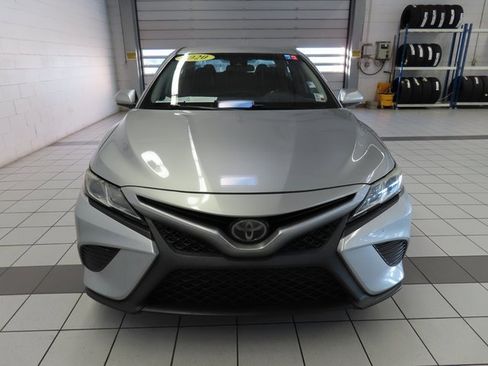 Used 2020 Toyota Camry SE image 18