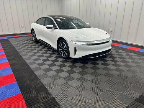 Used 2024 Lucid Air Touring image 2
