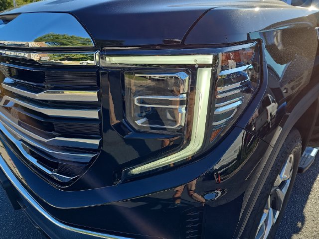 Used 2023 GMC Sierra 1500 SLT w/ SLT Premium Package AWD/4WD image 34