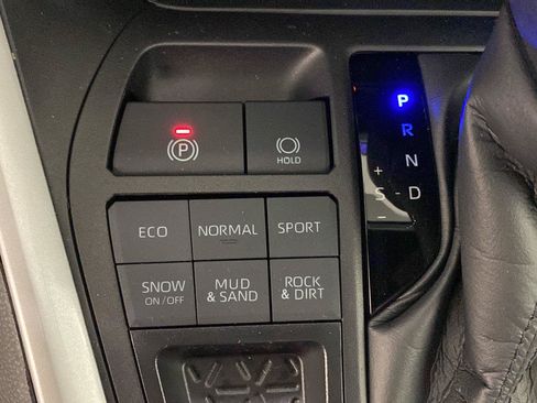 Used 2024 Toyota RAV4 LE AWD/4WD image 17