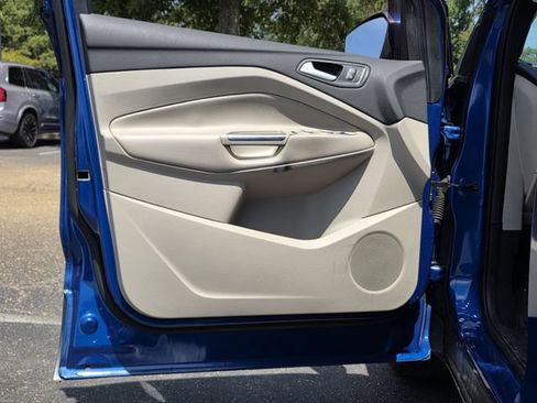 Used 2019 Ford Escape SE FWD image 15
