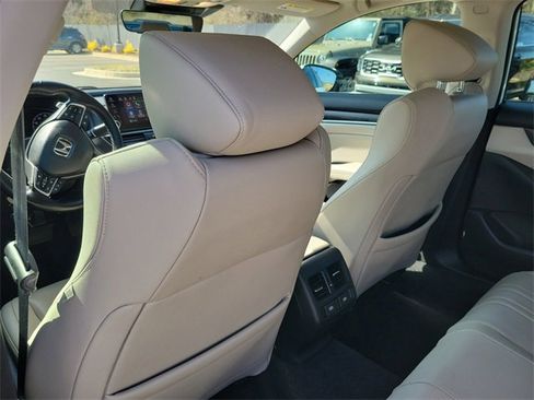 Used 2021 Honda Accord Touring image 12