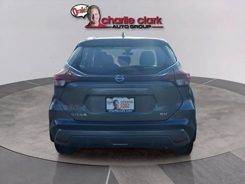 Used 2023 Nissan Kicks SV image 4