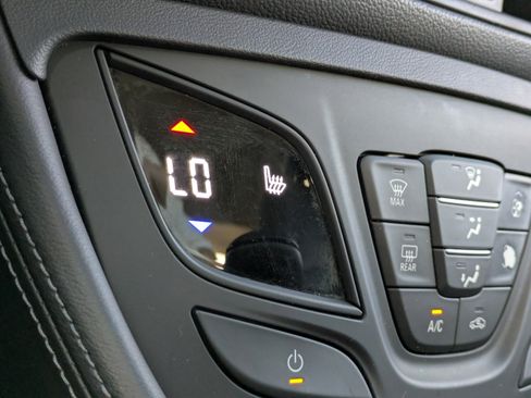 Used 2019 Buick Envision Essence image 30