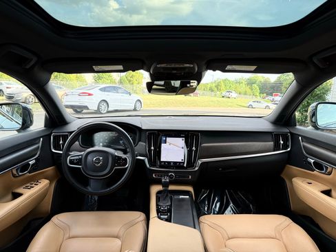Used 2018 Volvo V90 T5 Cross Country w/ Convenience Package AWD/4WD image 2
