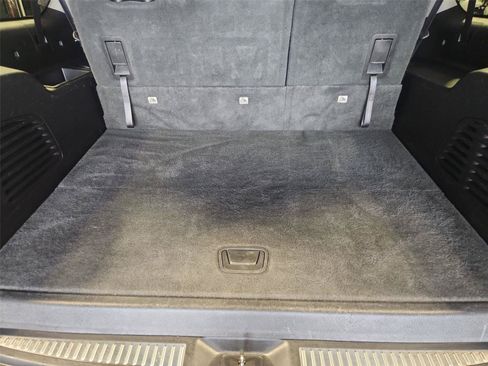 Used 2018 Chevrolet Suburban LT AWD/4WD image 25